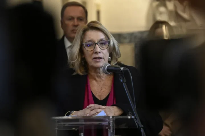 Governo aprova 4.ª feira subida do salário mínimo para 920 euros em 2026